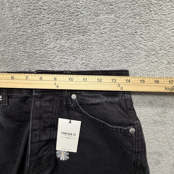 Forever 21 Shorts Womens 27 Black‎ Daisy Floral Embroidered Denim Cutoff Raw Hem - Picture 5 of 8